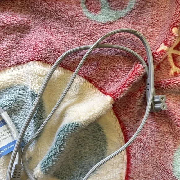 Levoit Air Purifier in White - Picture 6 of 7